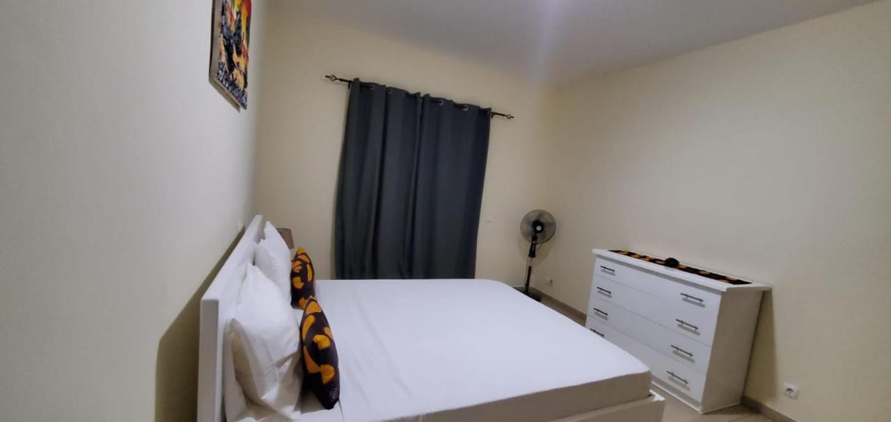Apartamento Teixeira เอสปาร์โกส ภายนอก รูปภาพ