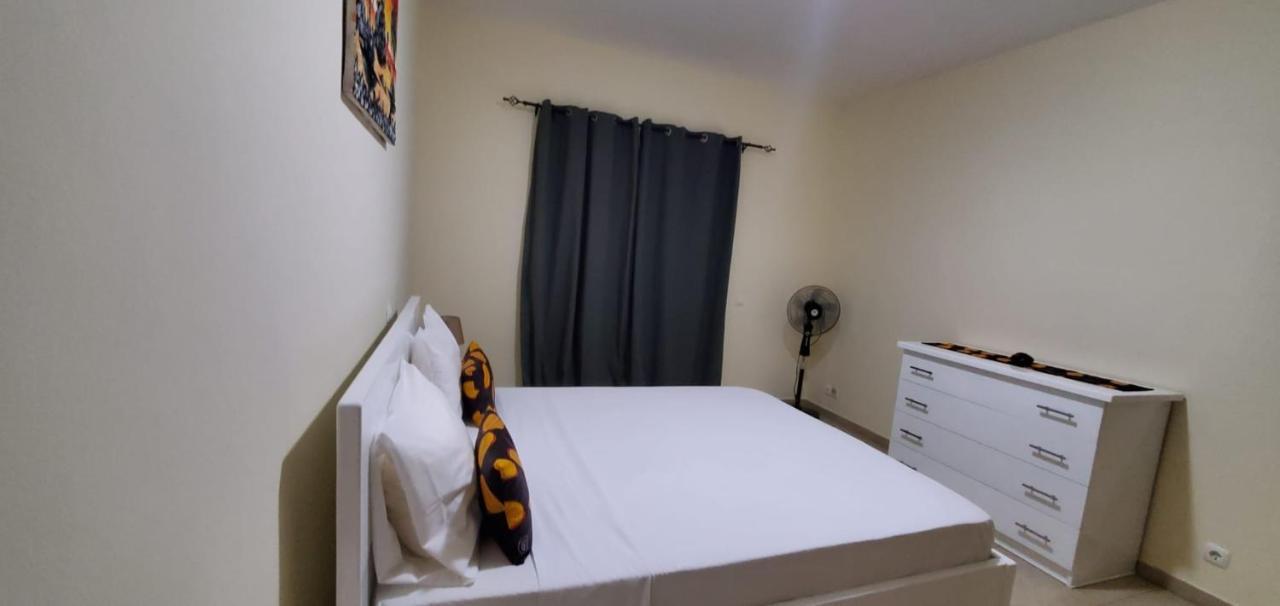 Apartamento Teixeira เอสปาร์โกส ภายนอก รูปภาพ